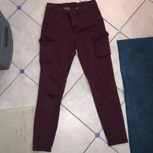Mossimo high-rise cargo jegging in burgundy